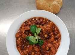Chilli-con-carne-pecivo