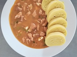 Domažlické ragú, bramborový knedlík
