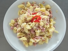Halušky s uzeným masem a zelím