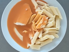 Krůtí prsa na paprice, těstoviny