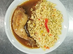 Kuřecí stehno ala bažant, zeleninový  bulgur