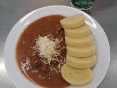 Mexicky-hovezi-gulas-bramborovy-knedlik