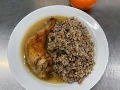 Pecene-kure-na-rozmarynu-houbova-pohanka