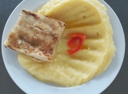 Rybí file na másle, bramborová kaše