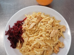 Specle-po-korejsku-kureci-prsa-zeli-hl.-cibule-koreni