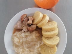Veprova-pecene-dusene-kysane-zeli-bramborovy-knedlik