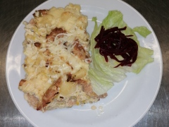 Zapečené-brambor.-noky-se-sójovým-masem-pórkem-a-sýrem