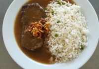 Vídeňská roštěná, dušená hrášková rýže (2)